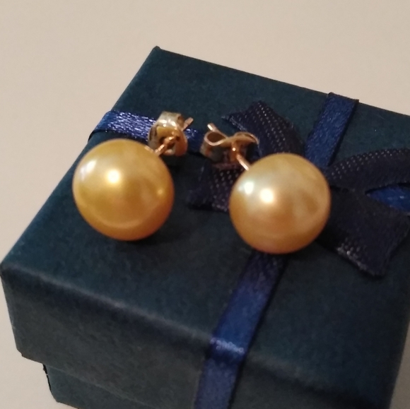 14k Gold Natural 10/11m Golden Pearl Stud Earrings - Picture 2 of 13